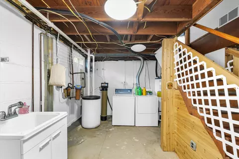 Other - 205 Hickory Dr, Roberts, IL 60962 photo 10 of 11