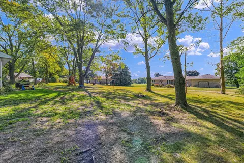 Exterior - 205 Hickory Dr, Roberts, IL 60962 photo 7 of 8