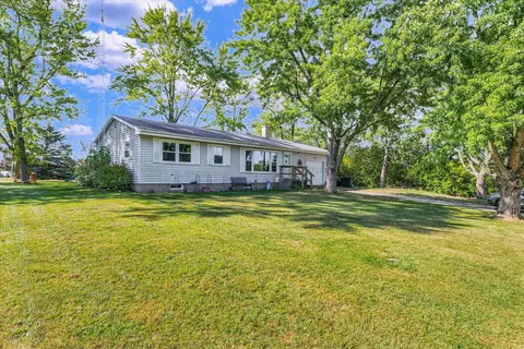 Exterior - 205 Hickory Dr, Roberts, IL 60962 photo 1 of 8