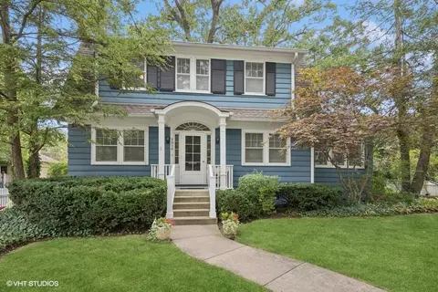 1010 12th St, Wilmette, IL 60091