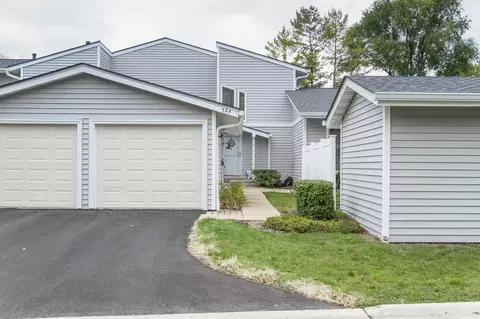 524 Queens Ct, Schaumburg, IL 60193