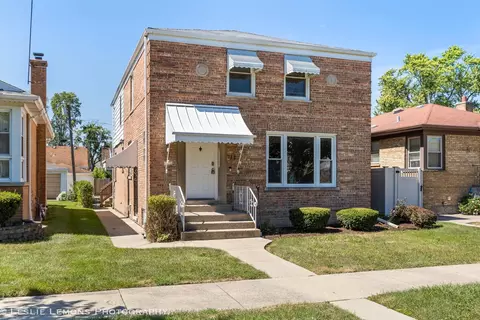 712 Newcastle Ave, Westchester, IL 60154