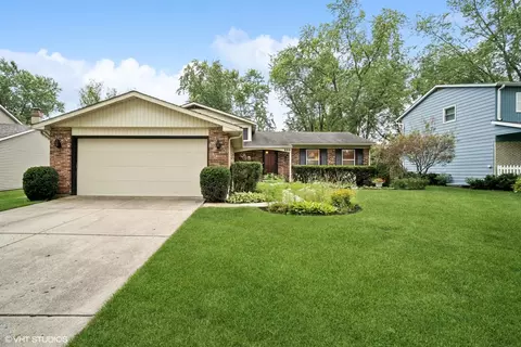 233 Downing Rd, Buffalo Grove, IL 60089
