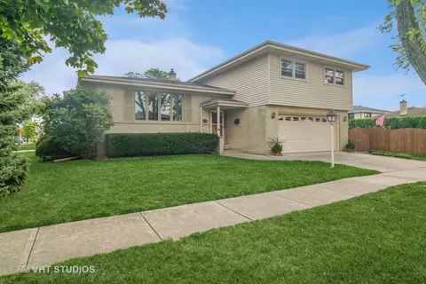 8657 Normal Ave, Niles, IL 60714