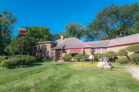 5616 East Ave, Countryside, IL 60525