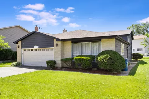 300 E Yorkfield Ave, Elmhurst, IL 60126