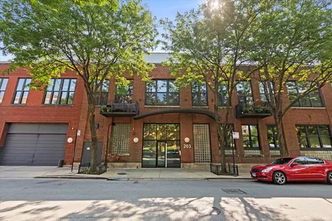 203 S Sangamon St #109, Chicago, IL 60607