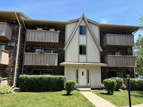 16 Echo Ct #18, Vernon Hills, IL 60061