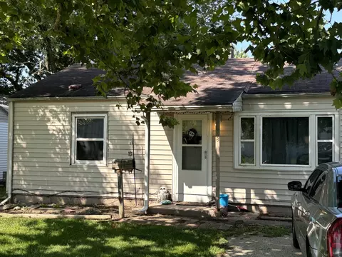 438 S Cherry St, Paxton, IL 60957