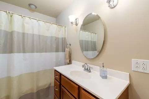 Bath - 1928 12th St, Peru, IL 61354 photo 3 of 3