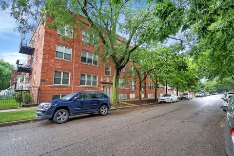 3435 W Berteau Ave #1C, Chicago, IL 60618