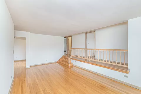 680 Beau Ct, Des Plaines, IL 60016 photo 24