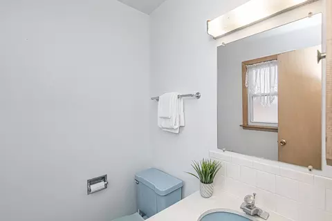 680 Beau Ct, Des Plaines, IL 60016 photo 10