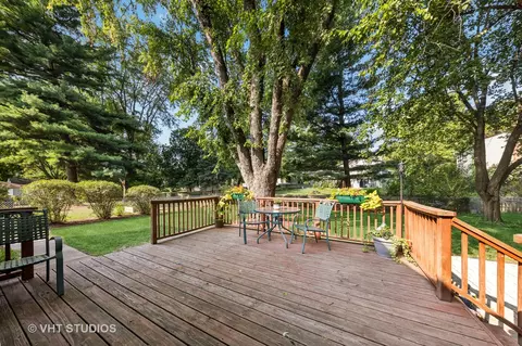 Exterior - 1809 Killdeer Dr, Naperville, IL 60565 photo 3 of 5