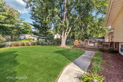 Exterior - 1809 Killdeer Dr, Naperville, IL 60565 photo 5 of 5