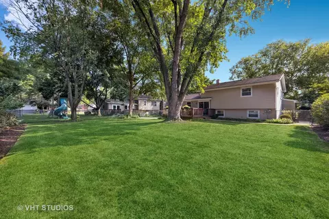 Exterior - 1809 Killdeer Dr, Naperville, IL 60565 photo 2 of 5