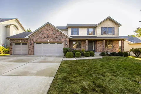 1911 Withers Ln, Bloomington, IL 61704