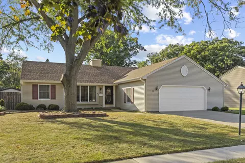 52 Winrock Rd, Montgomery, IL 60538