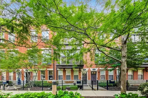 2505 S Calumet Ave, Chicago, IL 60616