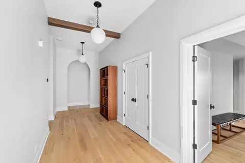 Entry Way - 185 E Oneida Ave, Elmhurst, IL 60126 photo 3 of 3