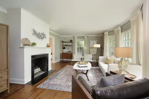 Living - 2115 Bennett Ave, Evanston, IL 60201 photo 1 of 3
