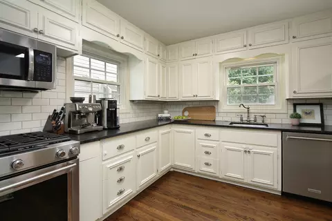 Kitchen - 2115 Bennett Ave, Evanston, IL 60201 photo 1 of 2