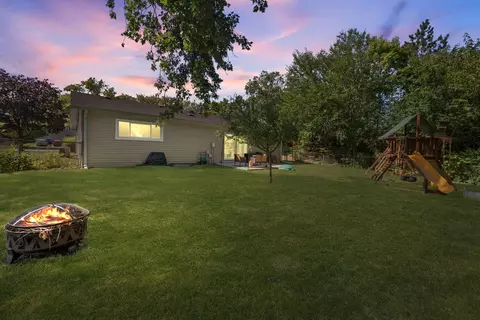 Exterior - 1215 Windsor Dr, Wheaton, IL 60189 photo 7 of 8