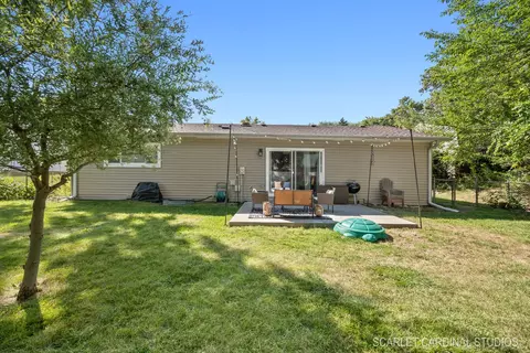 Exterior - 1215 Windsor Dr, Wheaton, IL 60189 photo 5 of 8