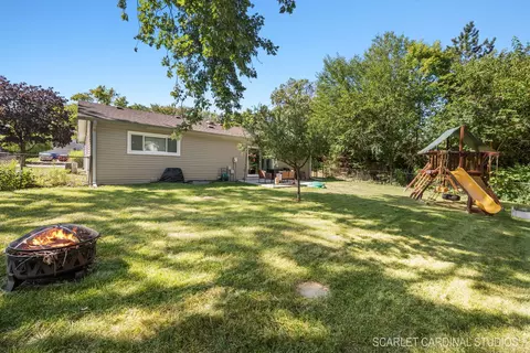 Exterior - 1215 Windsor Dr, Wheaton, IL 60189 photo 6 of 8