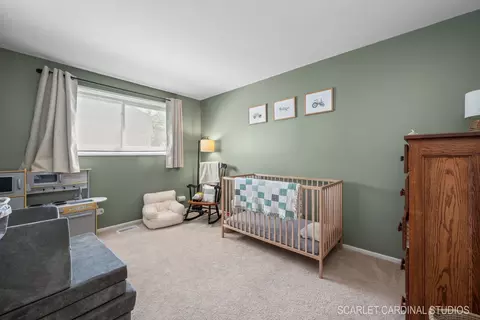 Bedroom - 1215 Windsor Dr, Wheaton, IL 60189 photo 3 of 4