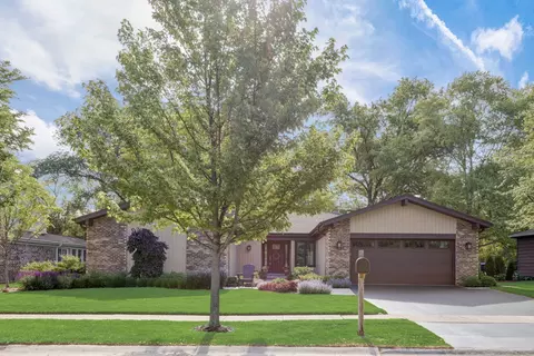 225 Burr Oak Ave, Deerfield, IL 60015