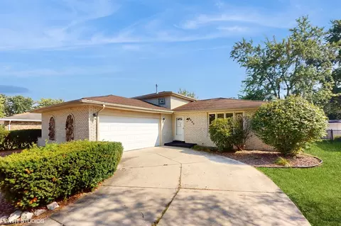 8443 165th Pl, Tinley Park, IL 60487