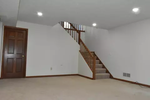 Living - 585 Fairway Dr, El Paso, IL 61738 photo 5 of 6