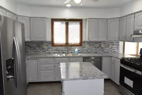 Kitchen - 585 Fairway Dr, El Paso, IL 61738 photo 3 of 6