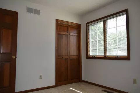 Bedroom - 585 Fairway Dr, El Paso, IL 61738 photo 3 of 8