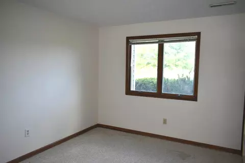 Bedroom - 585 Fairway Dr, El Paso, IL 61738 photo 4 of 8