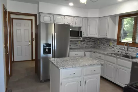 Kitchen - 585 Fairway Dr, El Paso, IL 61738 photo 6 of 6
