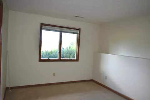 Bedroom - 585 Fairway Dr, El Paso, IL 61738 photo 6 of 8