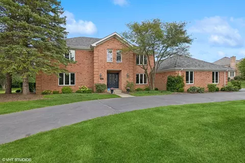 6205 Pine Tree Dr, Long Grove, IL 60047