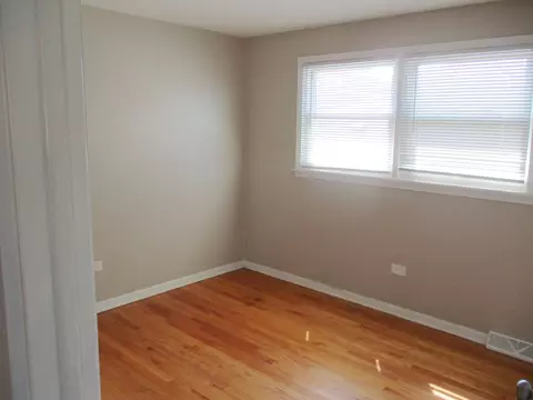 Bedroom - 14724 Trumbull Ave, Midlothian, IL 60445 photo 1 of 3