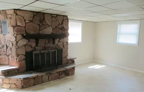 Living - 14724 Trumbull Ave, Midlothian, IL 60445 photo 2 of 2