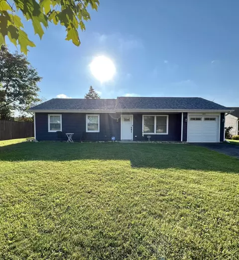 309 Lakeside Dr, Bolingbrook, IL 60440