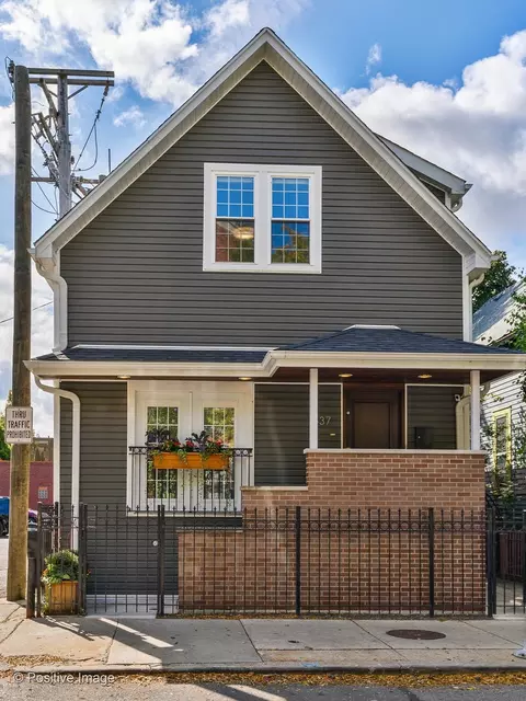 637 W Schubert Ave, Chicago, IL 60614