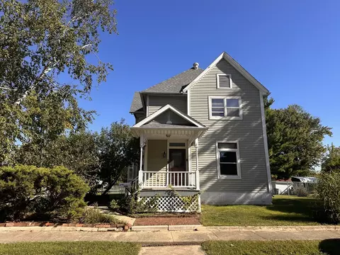 220 W Green St, Farmer City, IL 61842