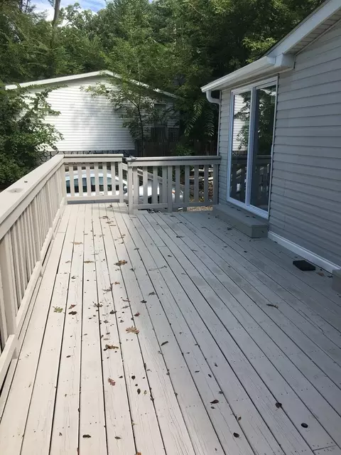 Exterior - 29 Oyster Bay, Lakemoor, IL 60051 photo 3 of 9
