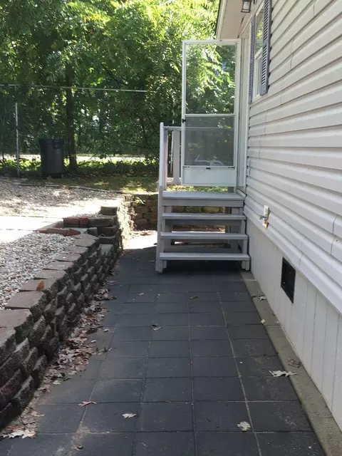 Exterior - 29 Oyster Bay, Lakemoor, IL 60051 photo 6 of 9