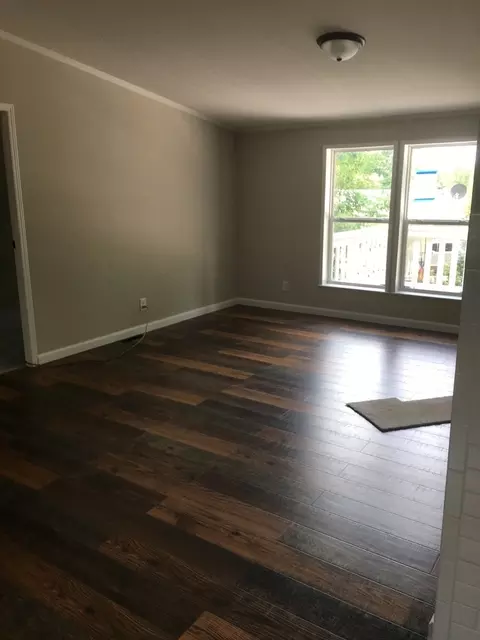 Living - 29 Oyster Bay, Lakemoor, IL 60051 photo 4 of 4