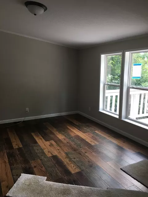 Living - 29 Oyster Bay, Lakemoor, IL 60051 photo 2 of 4