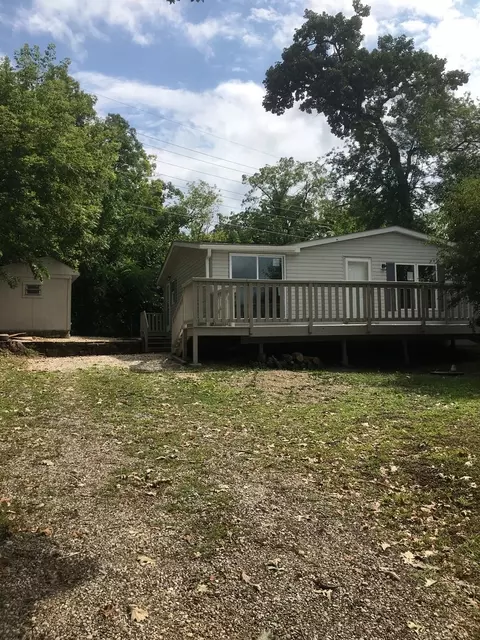 29 Oyster Bay, Lakemoor, IL 60051