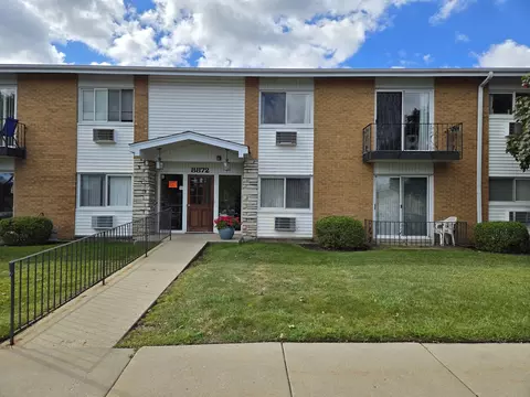 8872 Jody Ln #1E, Des Plaines, IL 60016